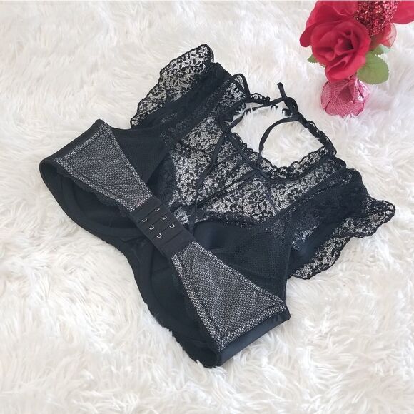 32DD {Victoria's Secret} Black Bra Top - Picture 5 of 16